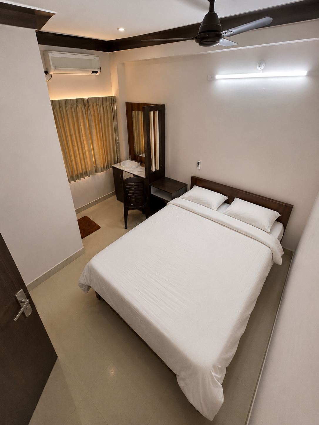 New Deluxe Room A/C
