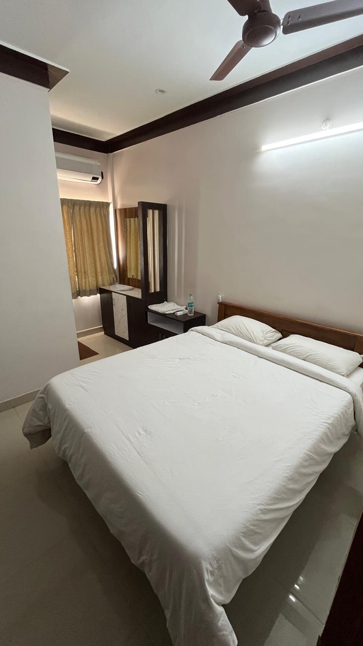 New Deluxe Room A/C Photo 4